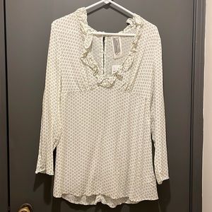 Free people, fLowy tunic. Size small.